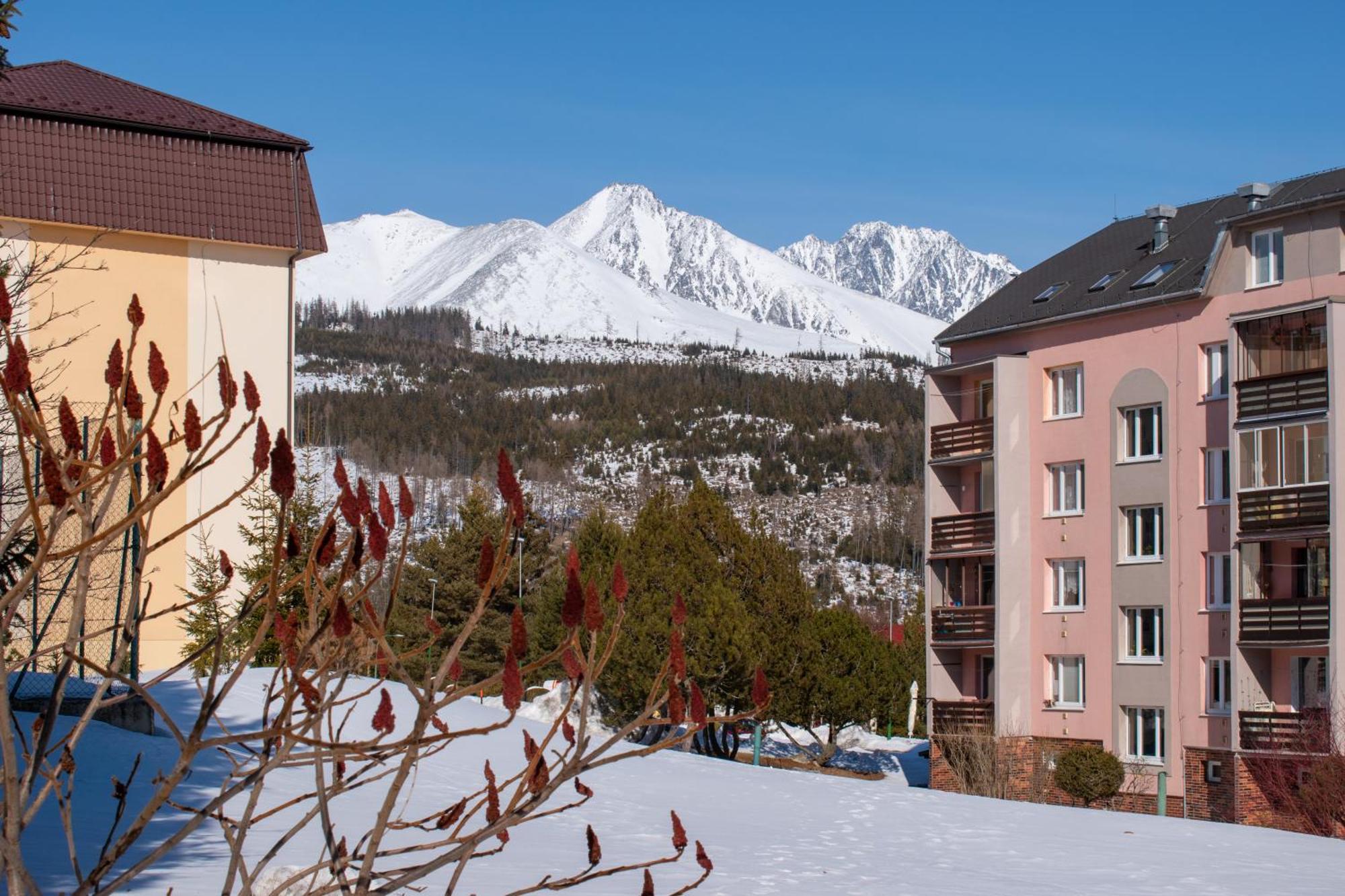 Sherpa'S Hostel High Tatras Štrbské Pleso Exteriör bild