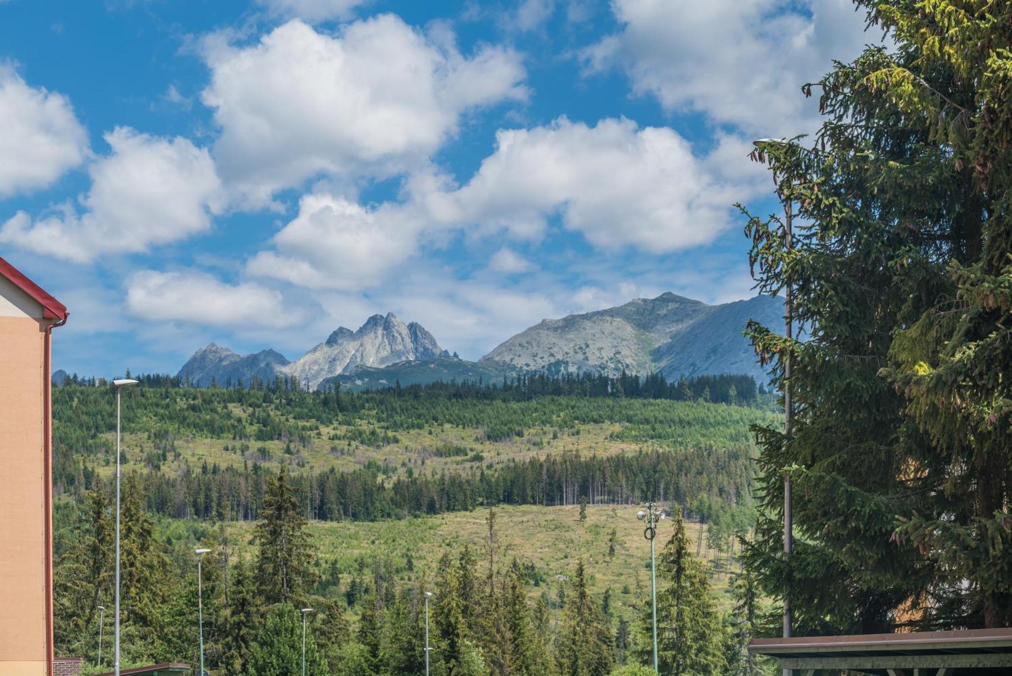 Sherpa'S Hostel High Tatras Štrbské Pleso Exteriör bild