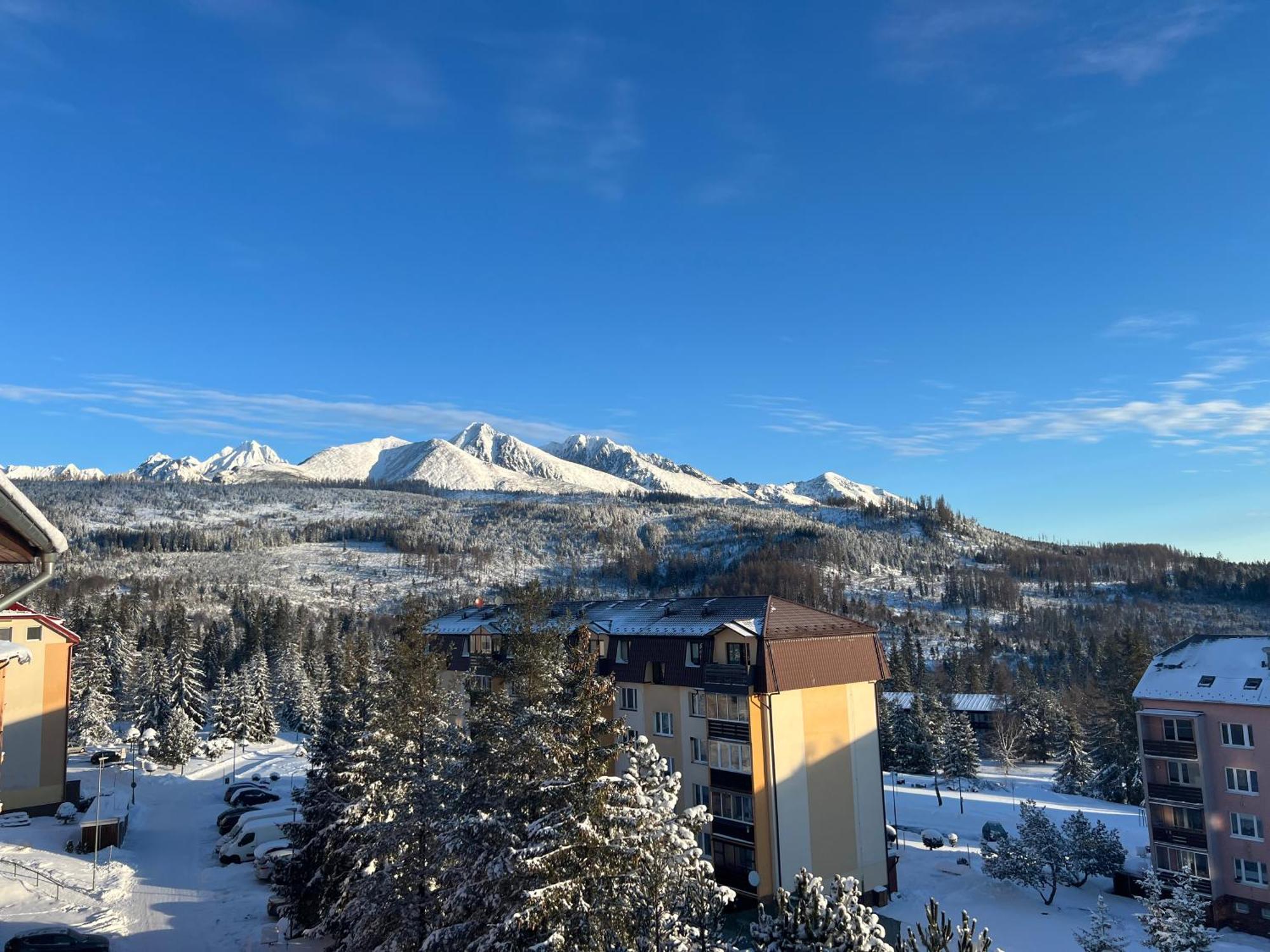 Sherpa'S Hostel High Tatras Štrbské Pleso Exteriör bild